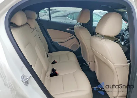 2017 Mercedes-Benz Gla 250 4Matic z USA, uszkodzony, nr VIN WDCTG4GB3HJ334739